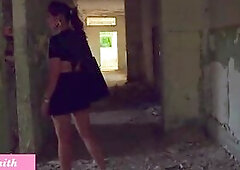 Jeny Smith play herself in public place