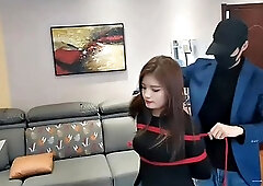 A rope love Foreign girls come to the rope art experience hall to experience bundled: Asian, Bondage  Chinese Porn