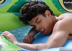 Aiden Ward and Nico Leon in a wild amateur encounter