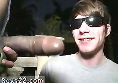 Blindfolded guy sucking bbc