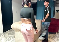 Le Doy Una Cogida Por El Culo A Mi Hermanastra Por Llegar Tarde Con Su Cornudo Novio