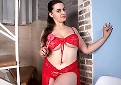 BBW brunette with giant saggy tits Lenna is touching her hole