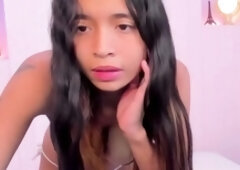 Big boob brunette masturbates on webcam