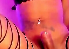 Morena Colombiana de Verga deliciosa se corre en múltiples ocasiones mientras le hablo cochi