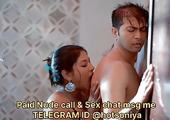 Ample Cupcakes Bharti jha pulverizing In Bathrom