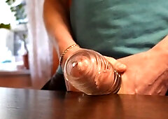 GUYS TAKE TURNS ON LATEX HOLE