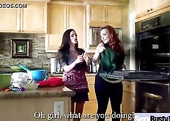 Intercorse With Hungry For Sex Bigtits Housewife (ariella ferrera) episode-03