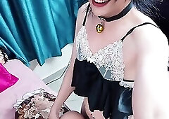 Vietnamese Lady - Velvetchan with her doll 2