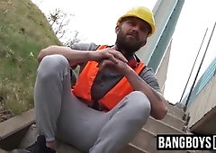 Bearded man rod cockblower orally services a hefty one for cash