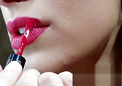 Skinny wife applies red lipstick before deepthroating husband for facial