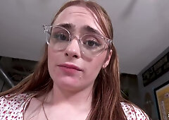 Reese Robbins plays babysitter in behind-the-scenes quiet encounter