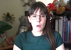 Close up MILF masturbation