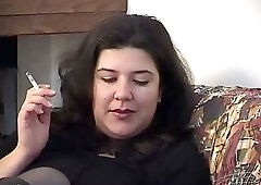 Amateur bangs the ass of a chubby woman