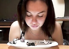 In my giant plate laying 4 nudes, bound, hot and very very beauties! They are begging me all to not eat 'em. Mmm, they are so cute! I love to see