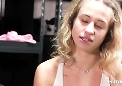 Ersties - Nina J verwöhnt ihren perfekten Körper mit einem heißen Workout