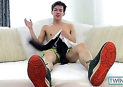 Horny Xander X Jerking Off His Sweet Meat Until Cumming!