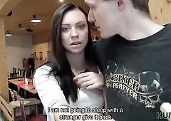 I was in bowling that day in a large town. I elect a hidden place at the bar and started to observe people playing. Among 'em was a real treasure