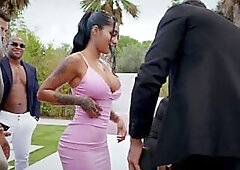 GROUP SEX SARA RETALI AND YASMINA KHAN ARE SCREWED IN A ROW BY 7 STUDS!