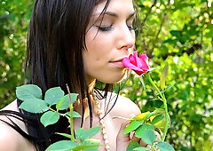 Outdoor masturbation with a busty long-legged model Aidra Fox