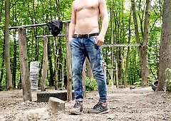 Ya Goli V Lesu Zanimaus Sportom