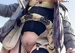 No154 Walking on the bank with tuck exposure