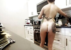 DICKFLASH – Stripped in the kitchen and fully assured – intimate prop