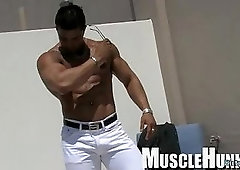 Muscle bodybuilder rimjob with cumshot