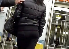 Candid - Sexy Ass In Tight Leggings