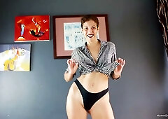 Amateur brunette Julia takes it deep in high heels