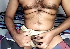 Horny hairy muscle daddy gets a massive load of cum