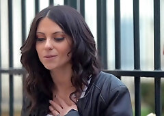 Angy finds in Luna an ideal sensual play partner... - Jacquie et Michel TV