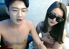 Korean babe plays on webcam with her man