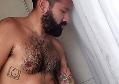 Take a bathroom with me baby, let's have fun with the water