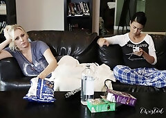 Dana Vespoli and Presley Hart are enjoying pussy-licking so much