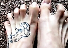 Linsey Dawn solo foot fetish