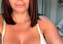 Curvy Babe Shows Off Big Tits and Toys Her Ass