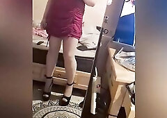 Dude wearing hot red dreas hose and heels