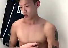 Naughty Asian Hunk Pubic Toilet Cruising