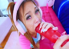 Pretty Gamer Bitch Loves To Suck Cock