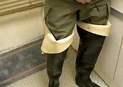 nlboots - pissing in a paper box