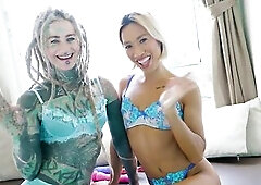 Anuskatzz gottagether with Veronica Bay, a real Trans,ladyboy from exotic end of the world. Amused by her slender body they got all cute clothed in sm