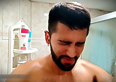 Amateur twink enjoys hands-free solo session with his big cock