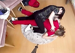 The gynecologist puts her fingers in my hawt, juicy snatch twice.