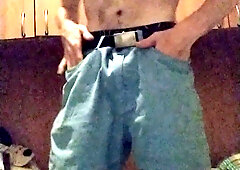 Aka6Seven's solo play - Euro hottie gets wild with hot babes