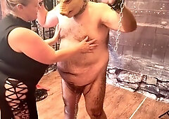 Plumper, chains, piggy