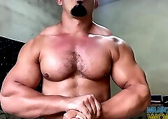 Pumped Muscle God Flex Show