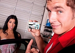 Big-bottomed brunette Kimberly Gates is getting pleasure from hard pound