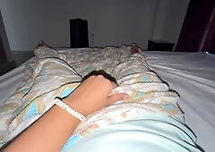 Solo teen girl getting off with fingers and moaning