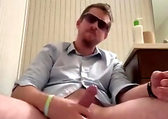 Draining Off on the Rest Room - BlondnBlue222