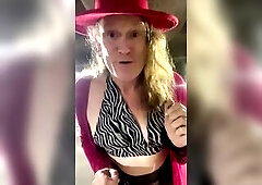 Kitty discovers an unused sublevel of a parking garage whilst gooning